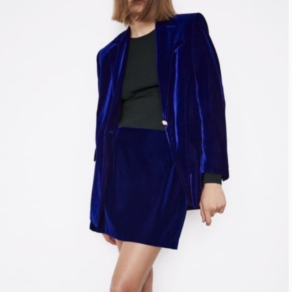 Zara velvet 2 piece suit size medium 2 pieces blazer and skirt